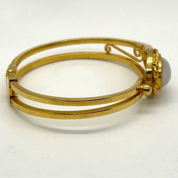 Hinged Clamper Bracelet With Acrylic Opaline Cabochon Gold-Tone Size 6 - Picture 8 of 11